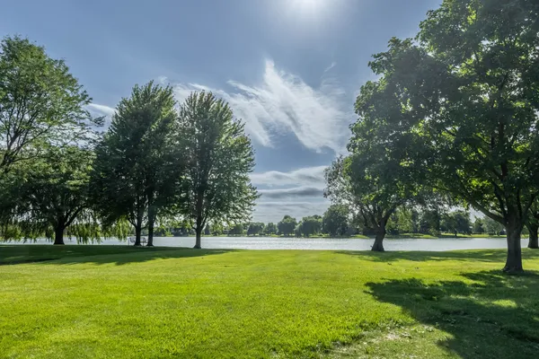 $365,000 | 648 Dauphine Court, Unit D, Elk Grove Village, IL 60007