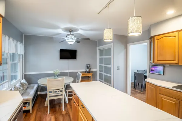 $365,000 | 648 Dauphine Court, Unit D, Elk Grove Village, IL 60007