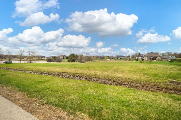 $329,900 | 18490 South Pineprairie Drive, Mokena, IL 60448