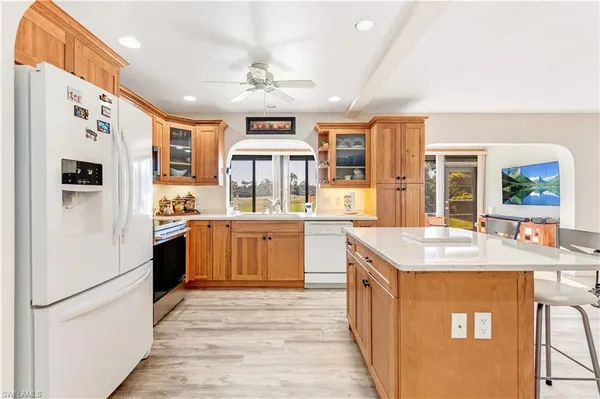 $395,000 | 4139 Lakewood Boulevard, Unit E2, Naples, FL 34112