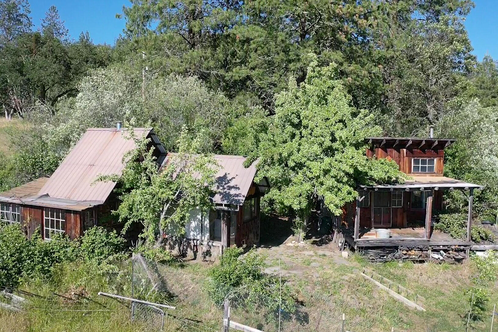 1350 Kubli Road Grants Pass, OR 97527 - Photo 12 of 23 screen_3d9574d1a5ec0e11_1655252529357