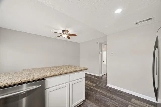 $1,200 | 7031 Chasewood Drive, Missouri City, TX 77489