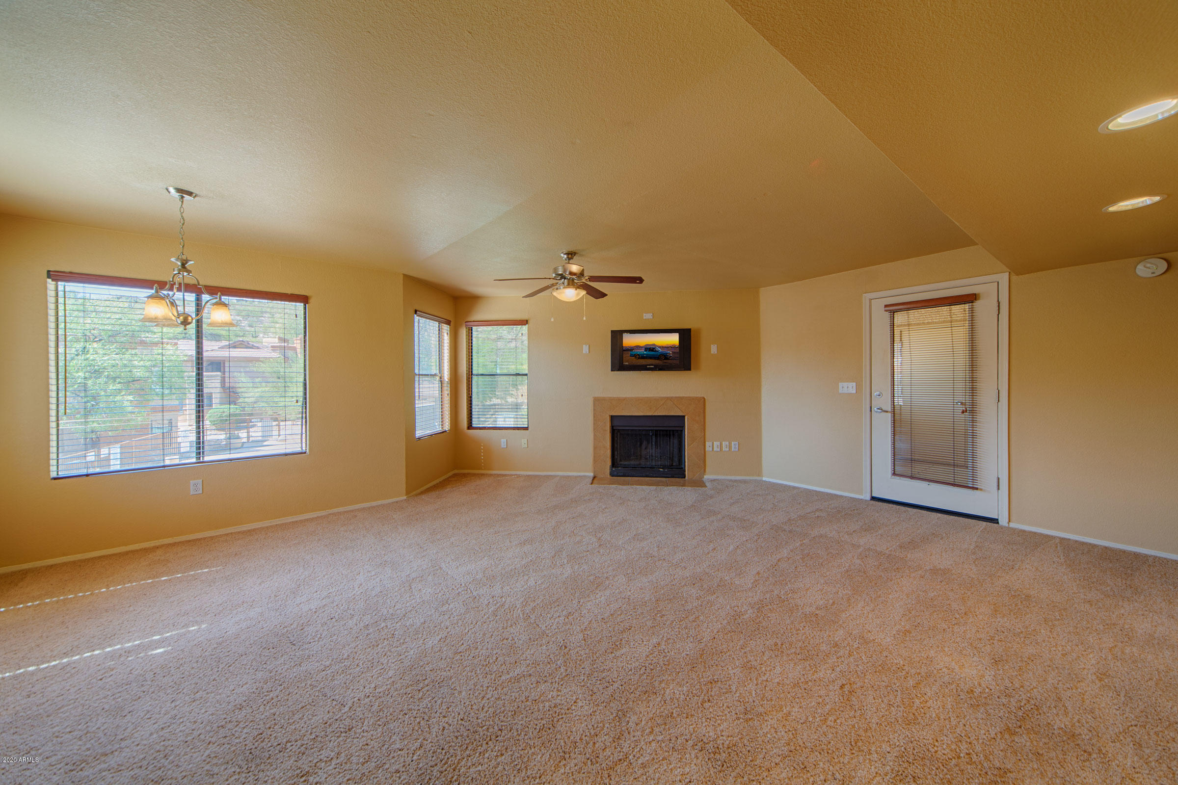 7255 East Snyder Road, Unit 3202 Tucson, AZ 85750 - Photo 3 of 15 004_Great Room