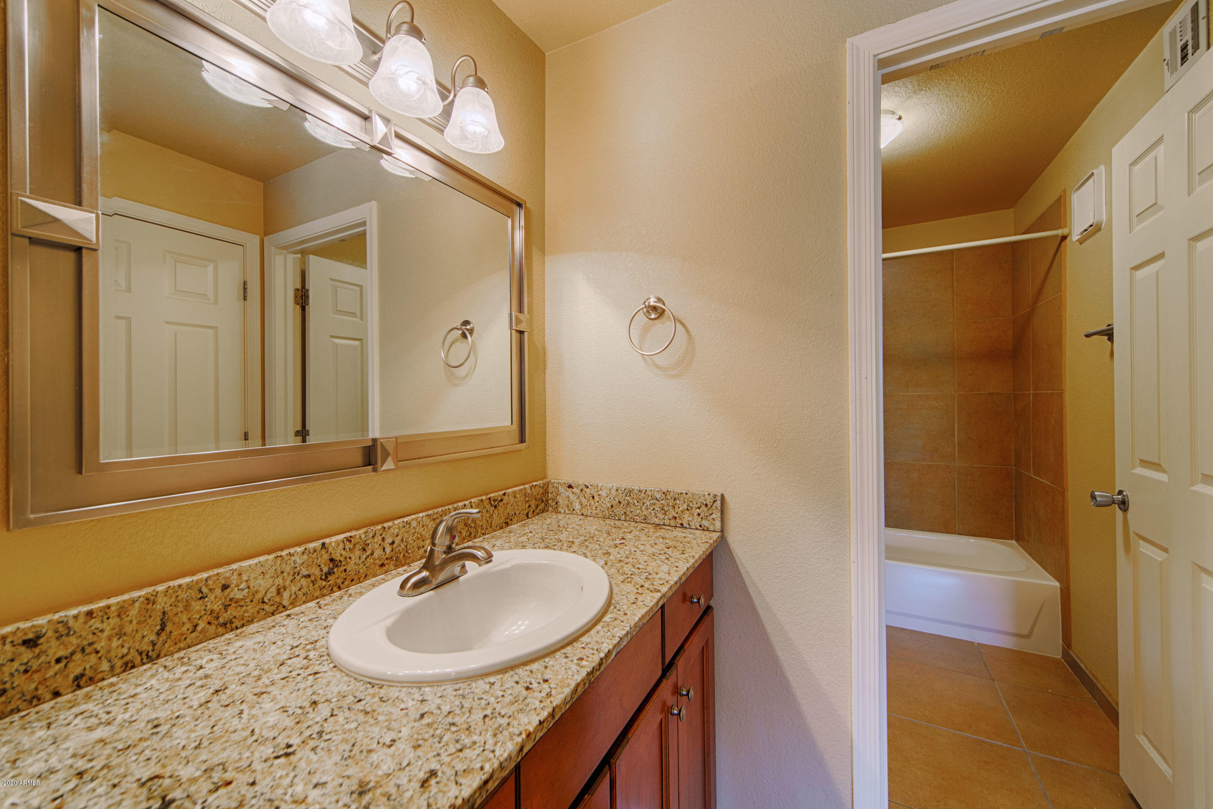7255 East Snyder Road, Unit 3202 Tucson, AZ 85750 - Photo 7 of 15 010_Master Bathroom