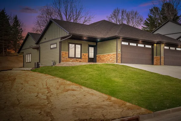 $445,000 | 4041 Brook Elizabeth Drive, Onalaska, WI 54650