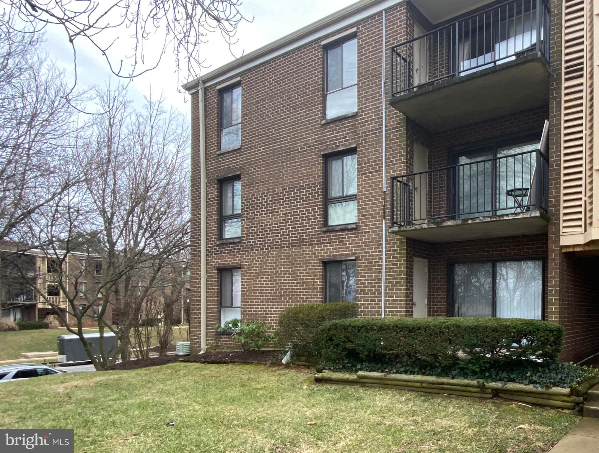17824 Buehler Road, Unit 188 Olney, MD 20832 - Photo 19 of 21 Rear exterior view of patio on ground level