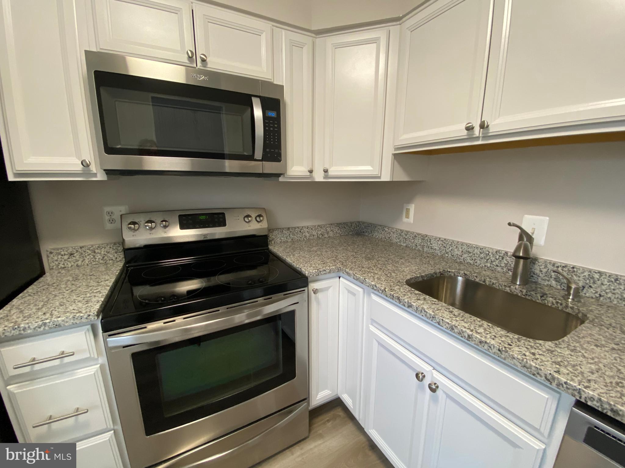 17824 Buehler Road, Unit 188 Olney, MD 20832 - Photo 8 of 21 Kitchen with new cabinets and soft close drawers