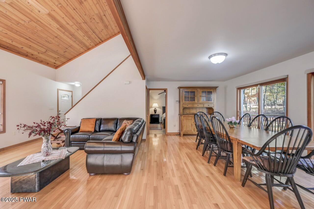 2124 Oaktree Lane Bushkill, PA 18324 - Photo 16 of 53