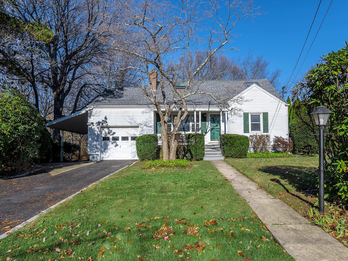 8 Club Road Sea Cliff, NY 11579 - Photo 1 of 1