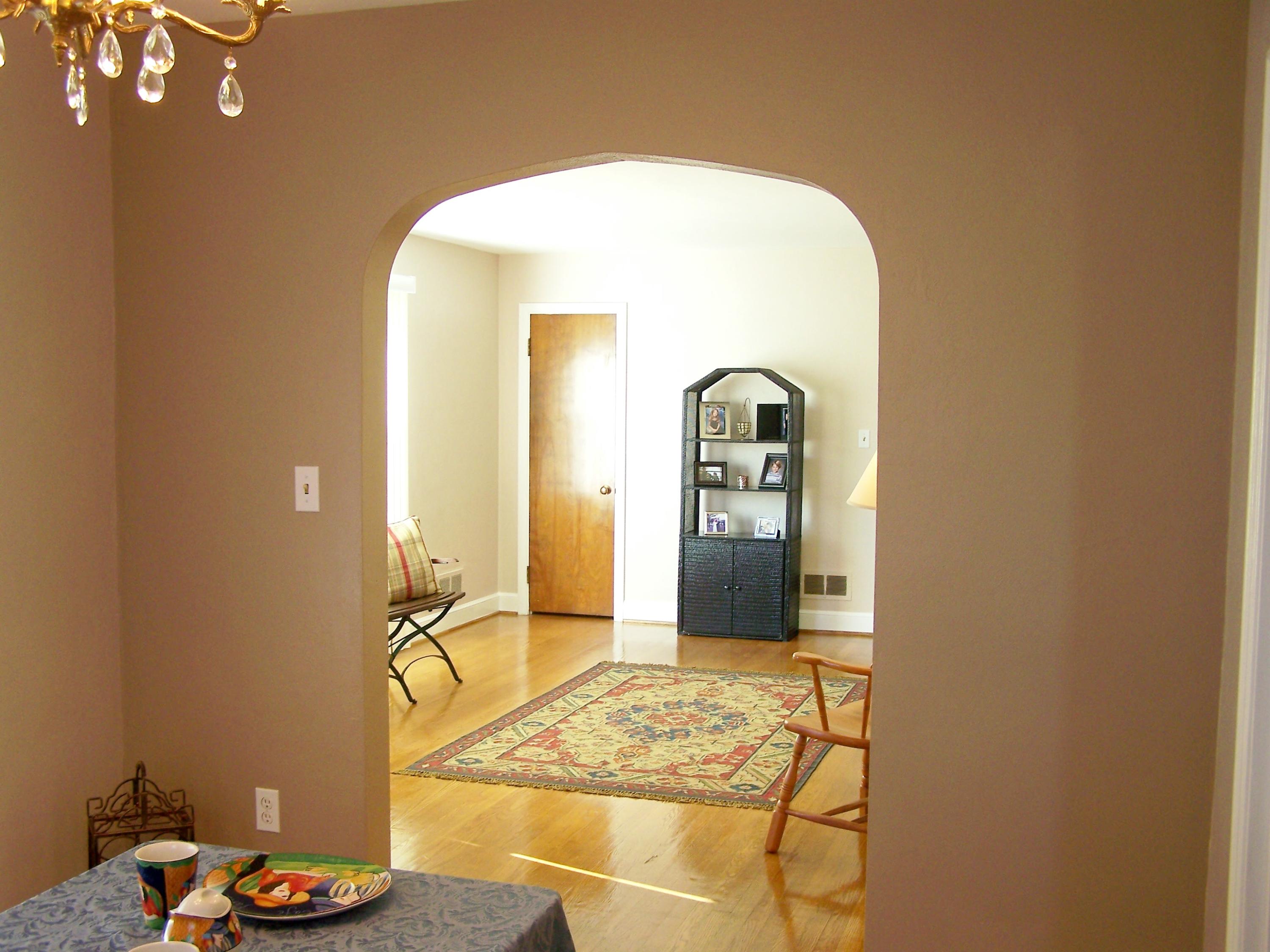 538 Dexter Road Roanoke, VA 24019 - Photo 11 of 26 A View back toward the LR