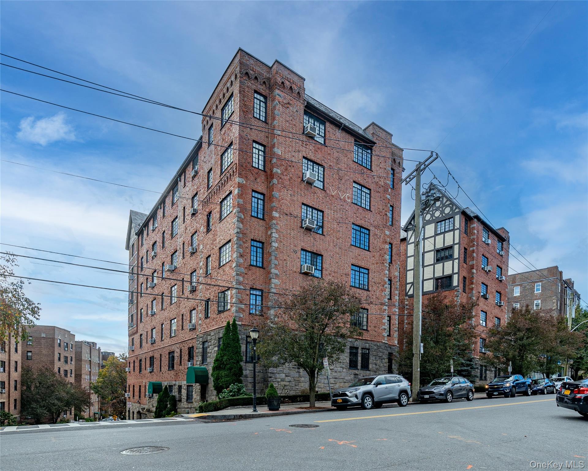 45 Pondfield Road West, Unit 1G Bronxville, NY 10708 - Photo 1 of 17 45 Pondfield Road West