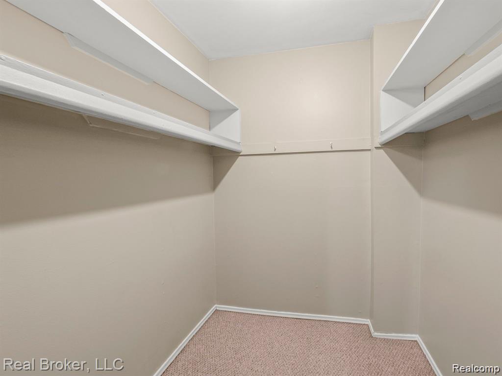 4905 Crooks Road, Unit A5 Royal Oak, MI 48073 - Photo 14 of 19