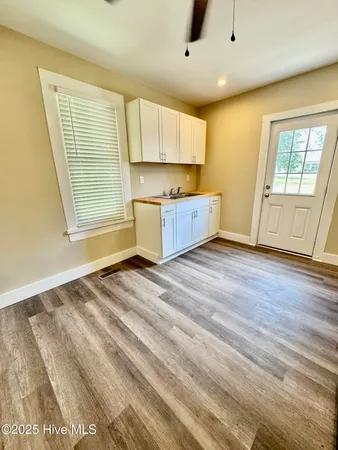 $900 | 1105 College Street, Kinston, NC 28501