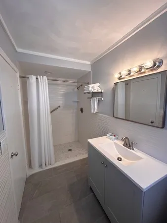 $2,000 | 642 Boston Neck Road, North Kingstown, RI 02852