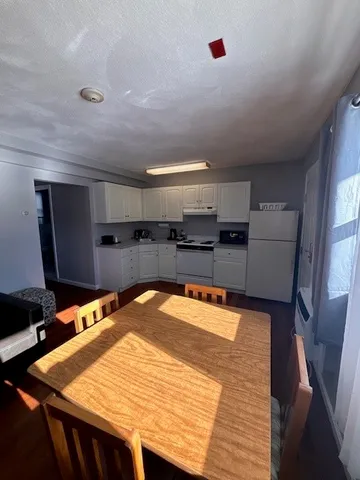 $2,000 | 642 Boston Neck Road, North Kingstown, RI 02852