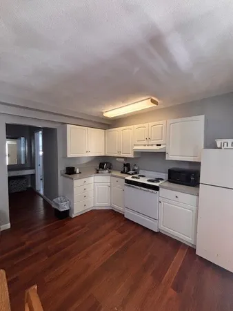 $2,000 | 642 Boston Neck Road, North Kingstown, RI 02852