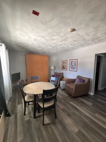 $2,000 | 642 Boston Neck Road, North Kingstown, RI 02852