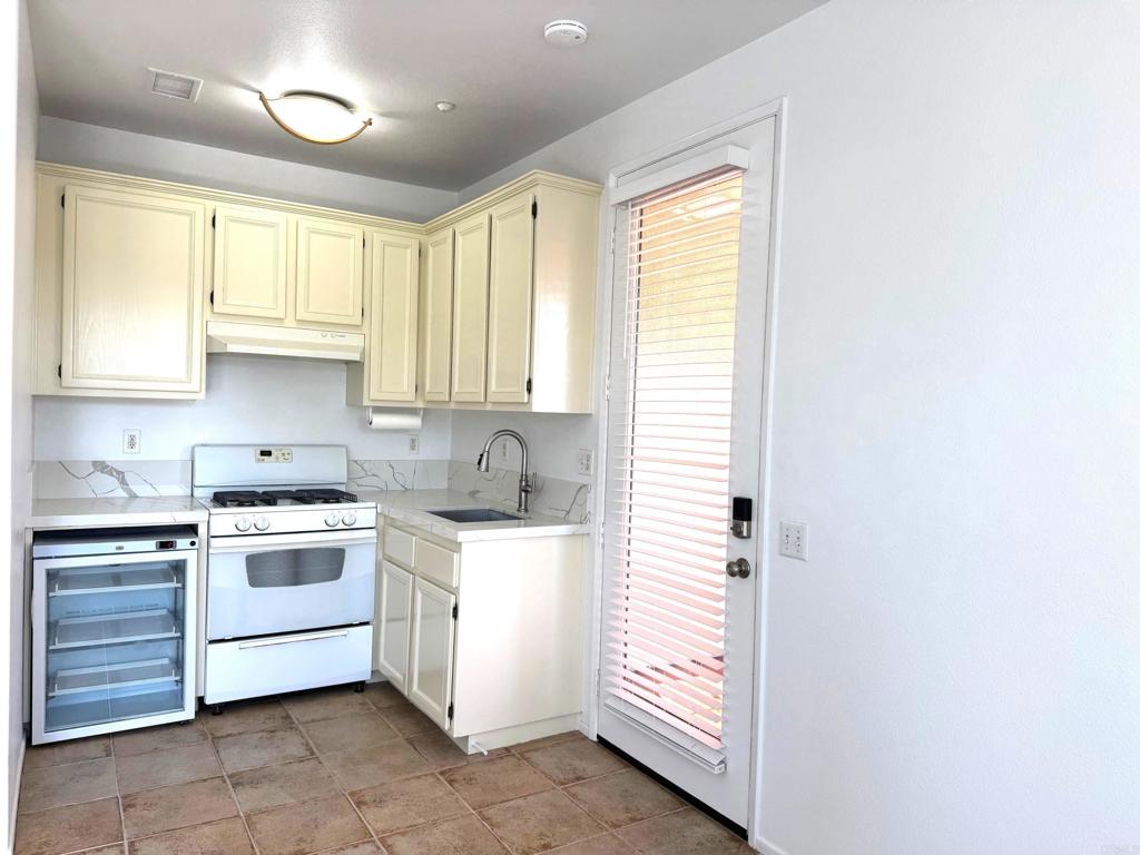 653 Beach Street Encinitas, CA 92024 - Photo 14 of 20