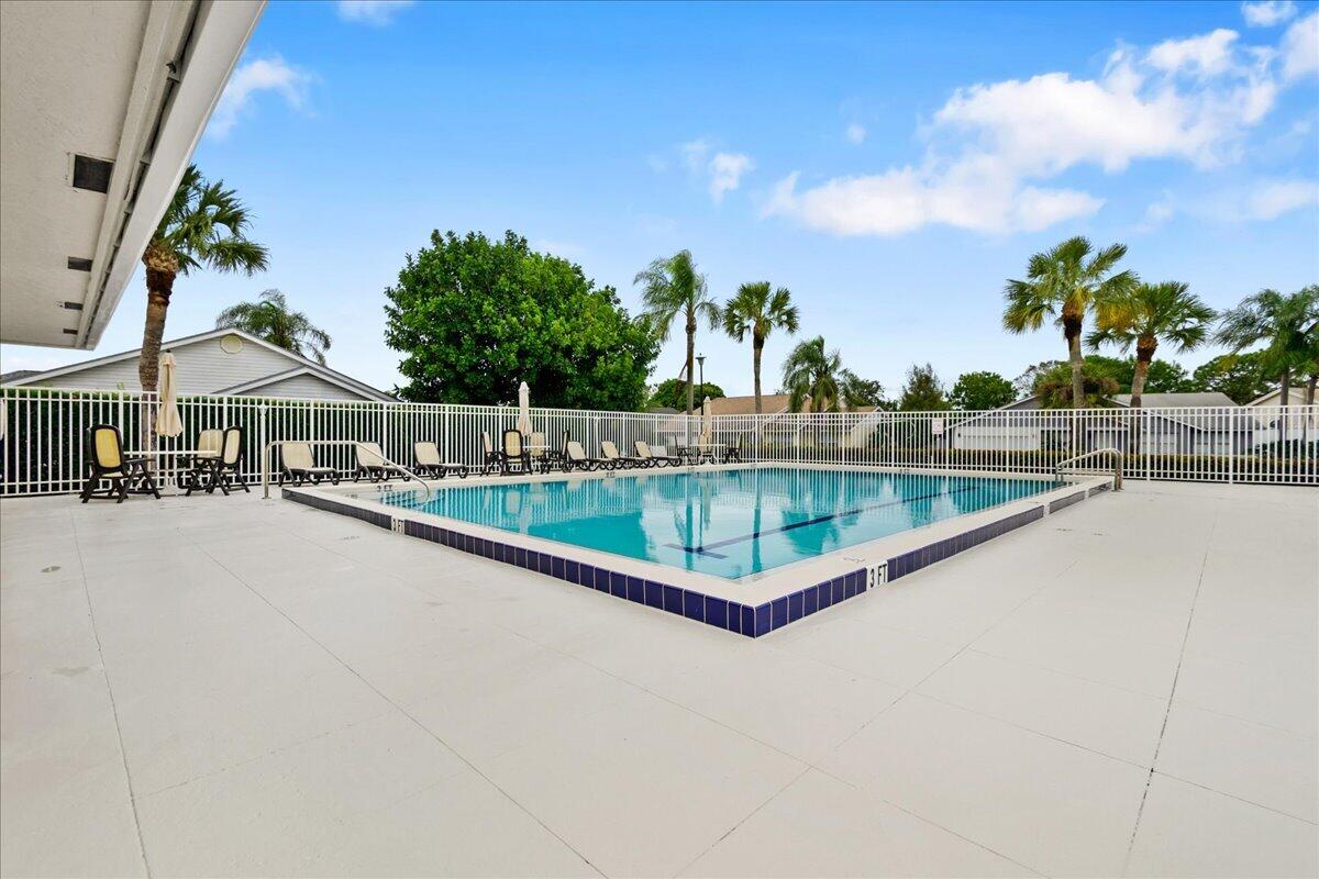 205 Brier Circle Jupiter, FL 33458 - Photo 40 of 41 40-LUX9175