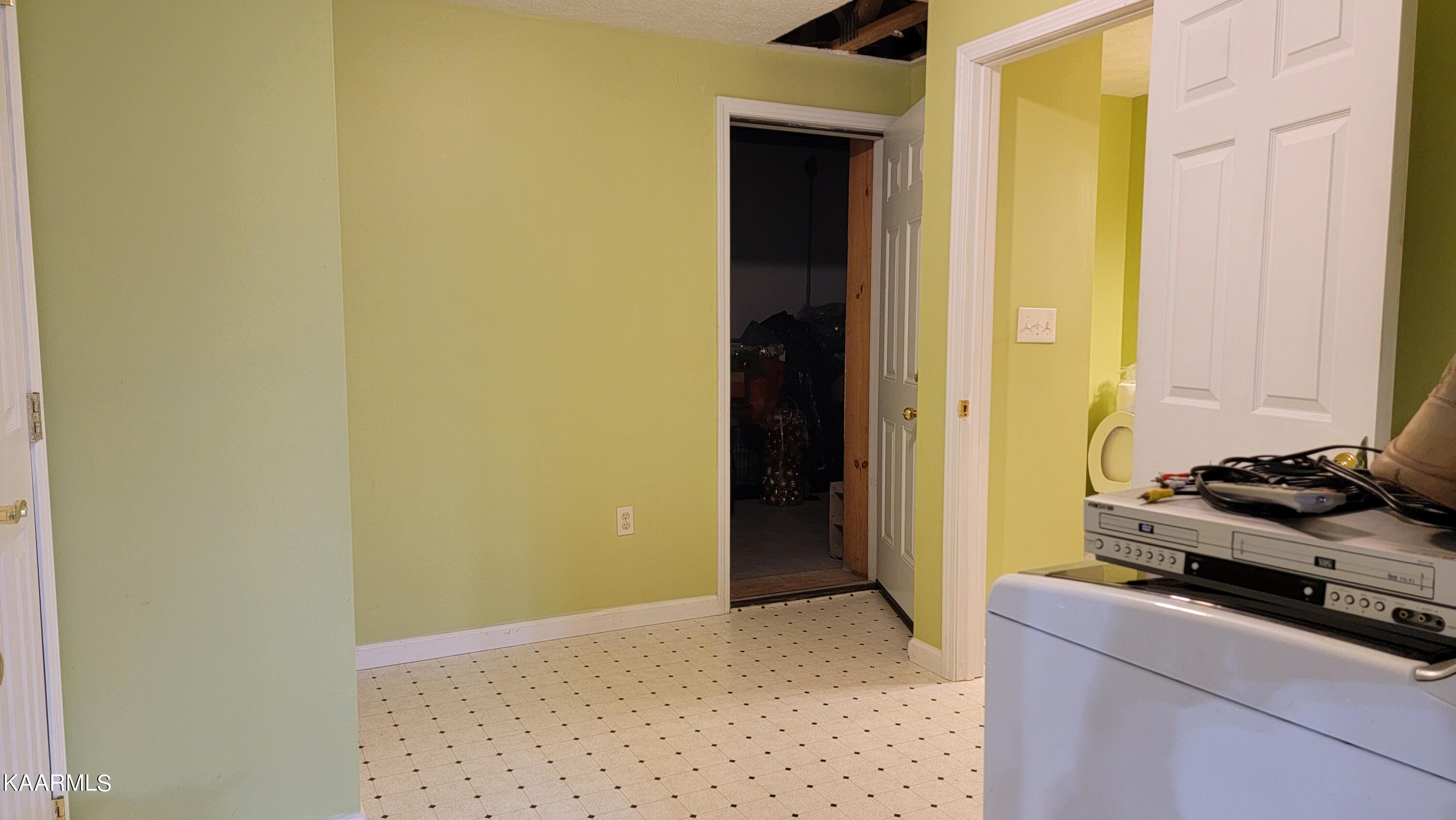 976 Coleman Road Tazewell, TN 37879 - Photo 17 of 42 Basement Laundry