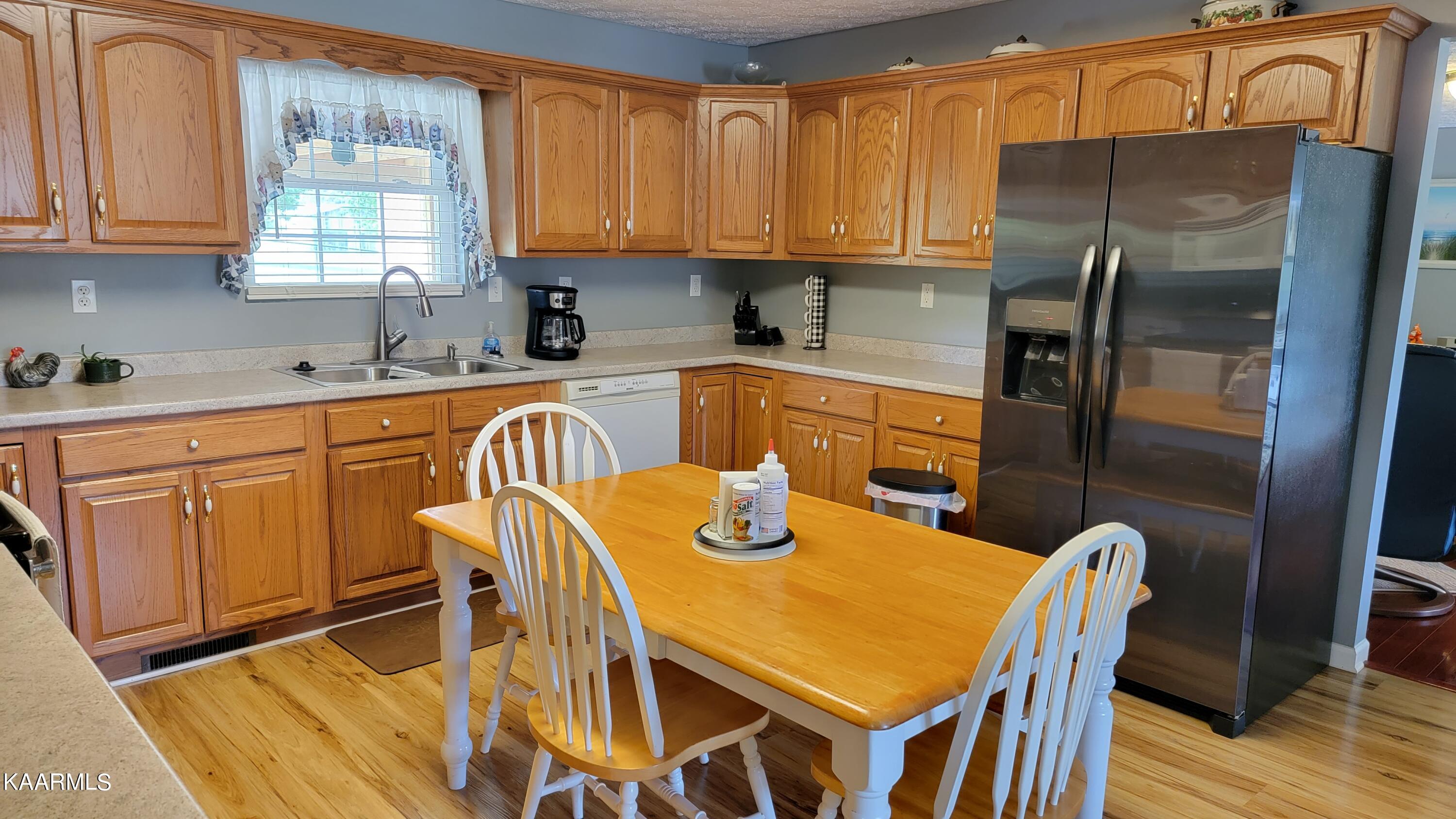 976 Coleman Road Tazewell, TN 37879 - Photo 25 of 42 Kitchen