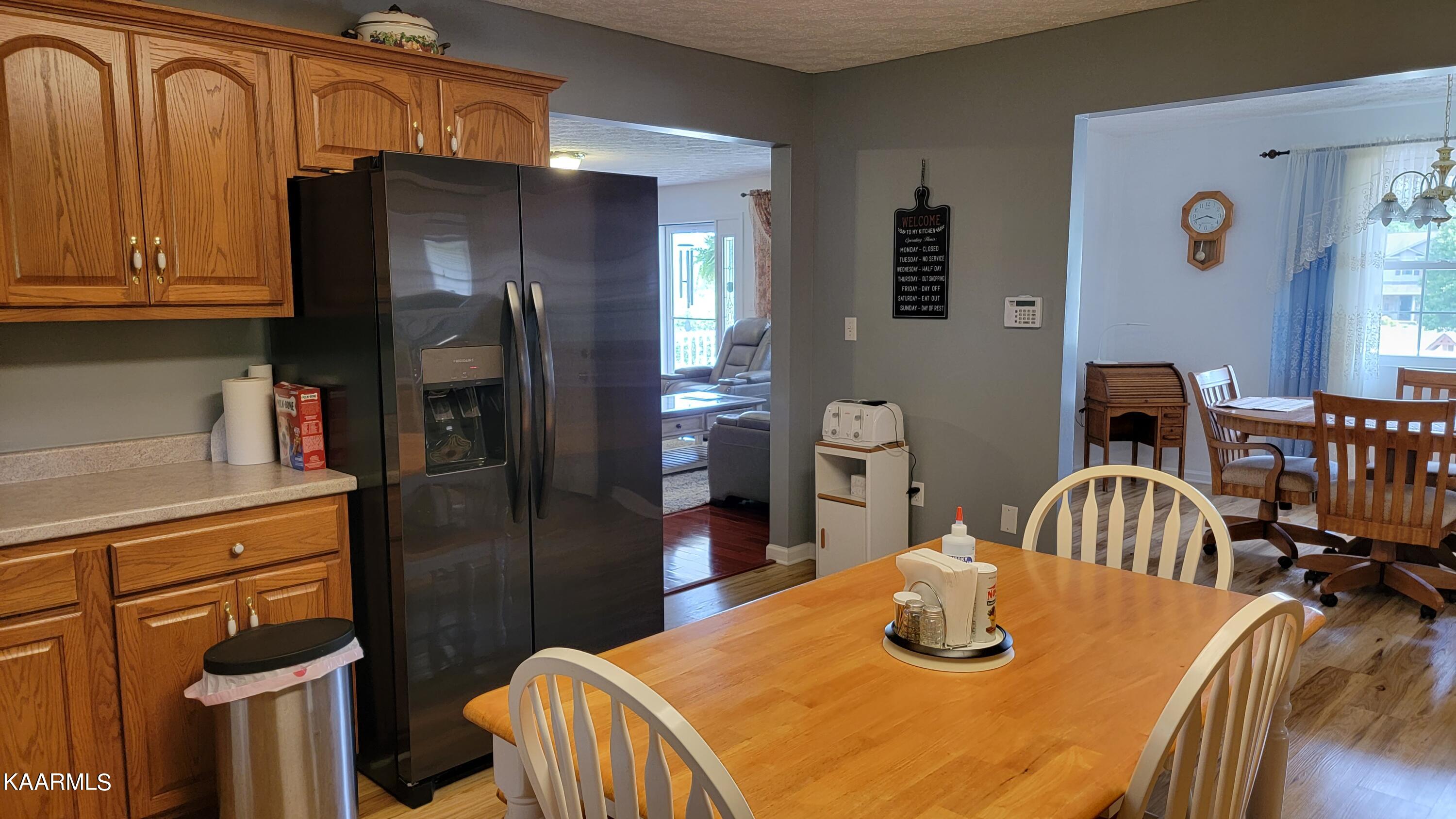 976 Coleman Road Tazewell, TN 37879 - Photo 27 of 42 Kitchen