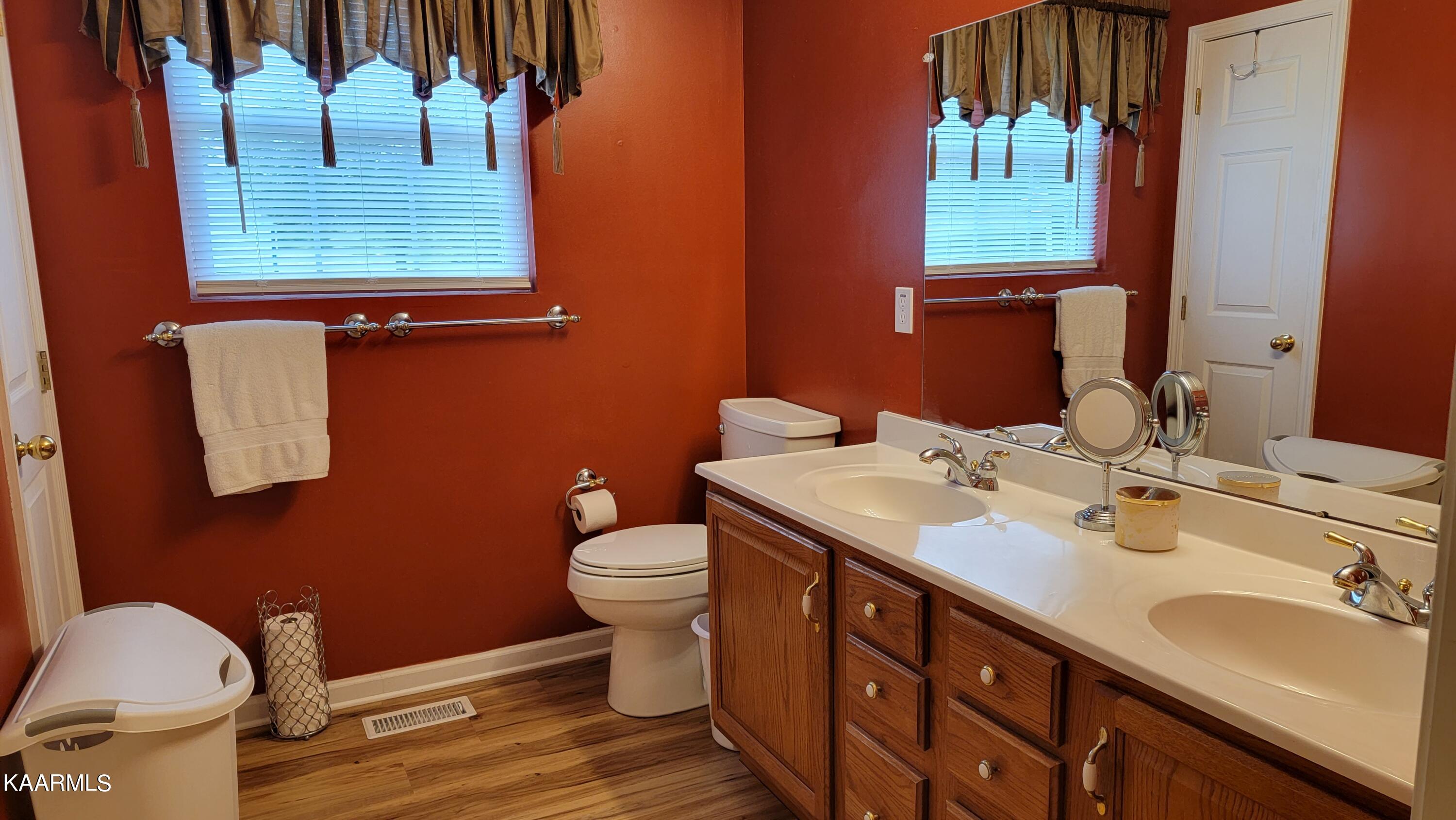 976 Coleman Road Tazewell, TN 37879 - Photo 34 of 42 Master BA