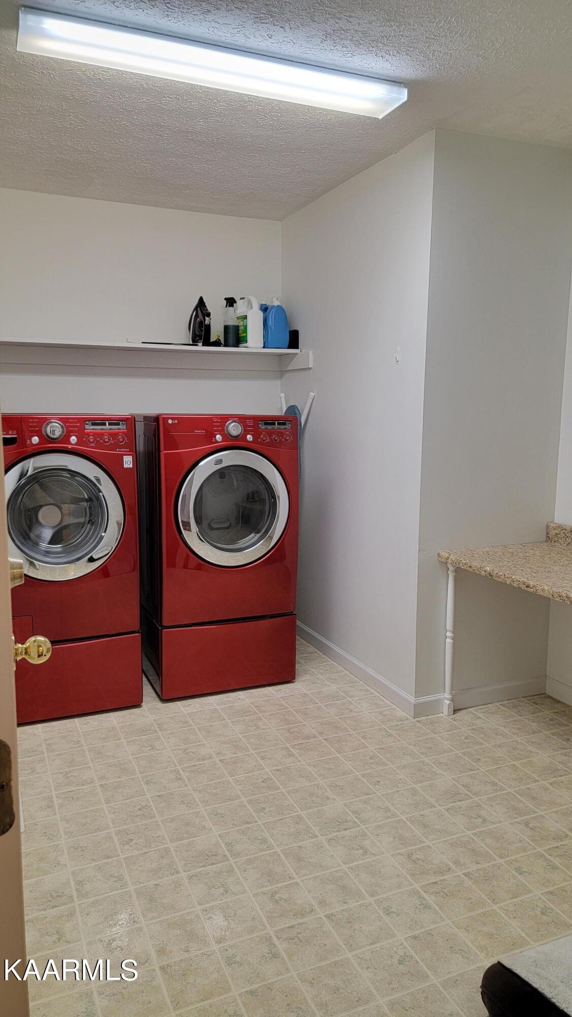 976 Coleman Road Tazewell, TN 37879 - Photo 36 of 42 1st Fl Laundry