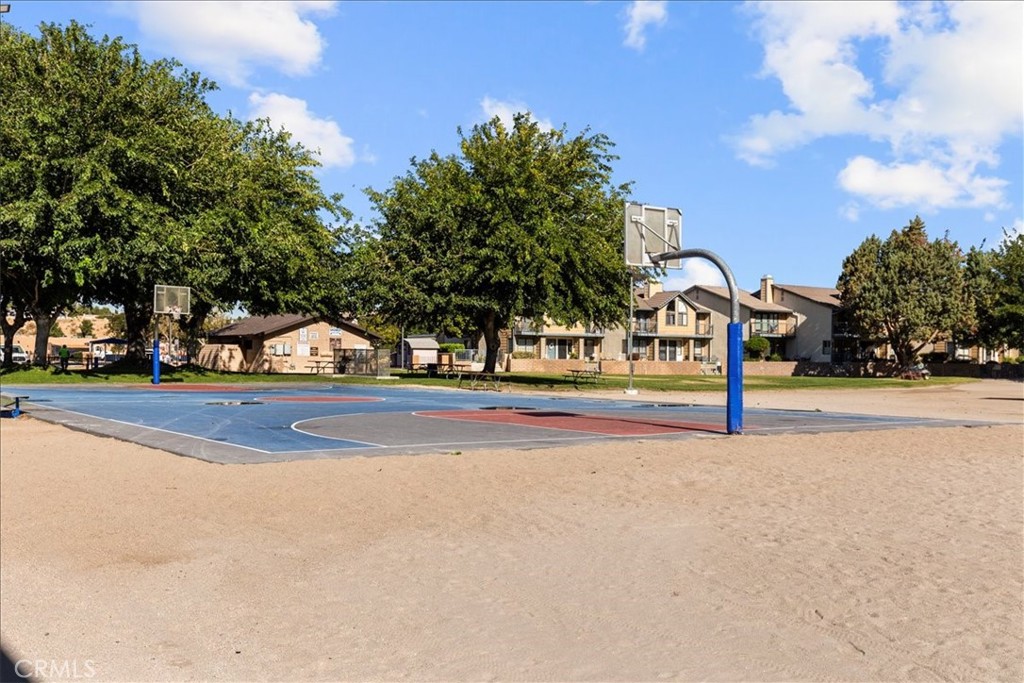 17800 Rancho Bonita Road Victorville, CA 92395 - Photo 47 of 52