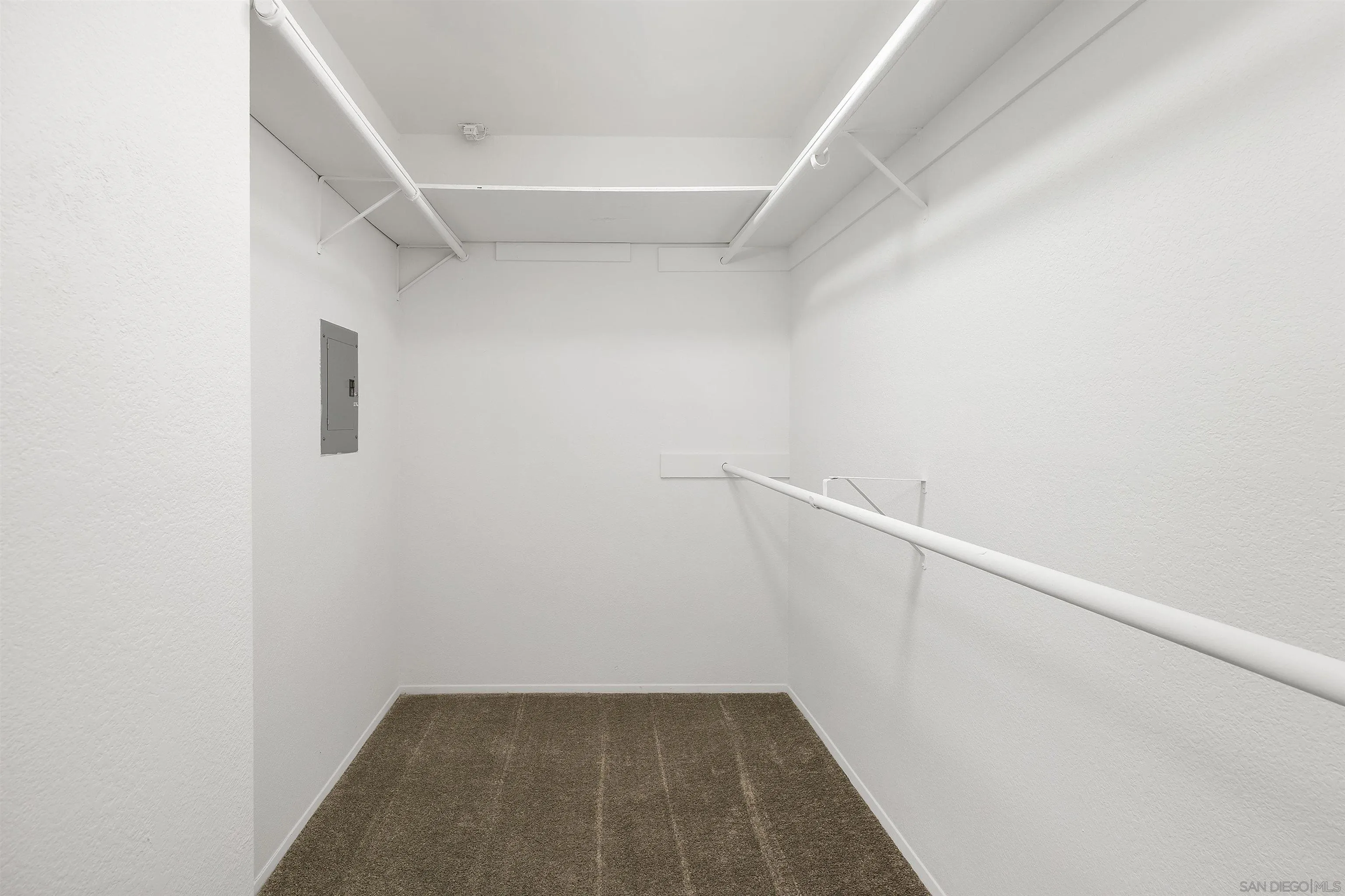 2157 Arnold Way, Unit 312 Alpine, CA 91901 - Photo 17 of 26 a view of small space