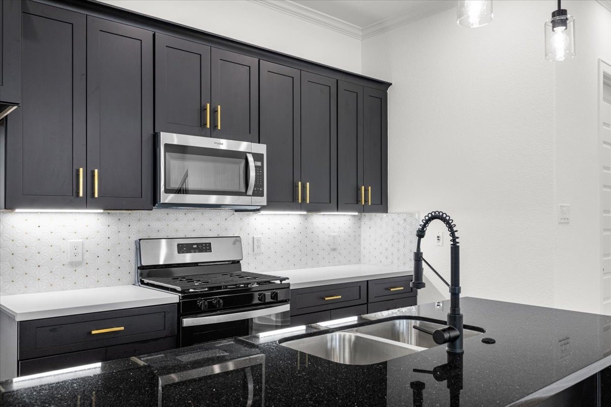 5014 Elizabeth City Street Houston, TX 77021 - Photo 8 of 25 Photos are from previous listings-renderings are similar