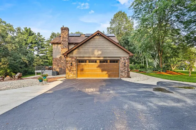 $1,100,000 | 2127 Vintage Drive, Fitchburg, WI 53575