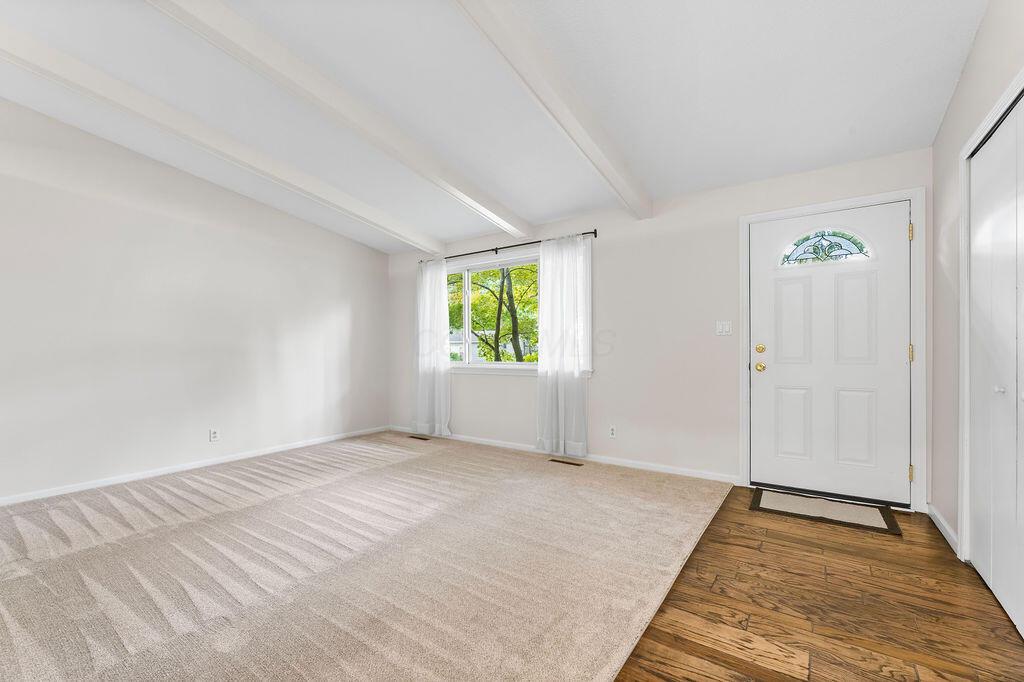 295 Allview Road Westerville, OH 43081 - Photo 5 of 47 Vaulted Living Room