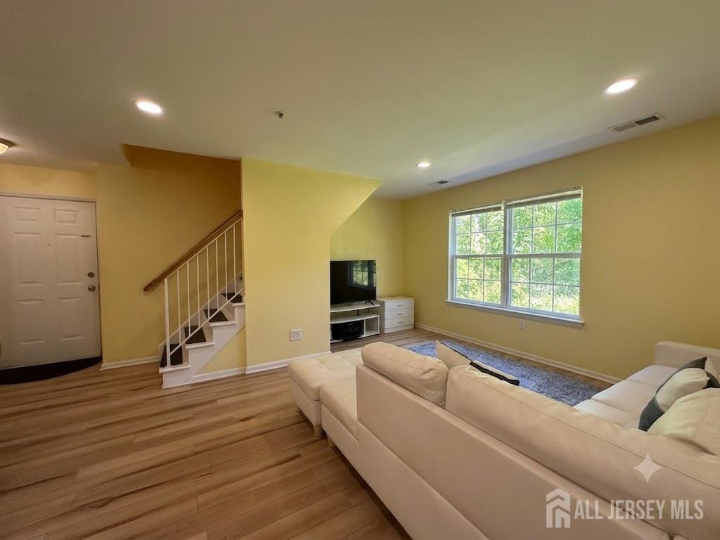 263 Prestwick Way Edison, NJ 08820 - Photo 4 of 18