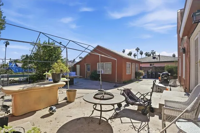 a view of outdoor space yard and patio