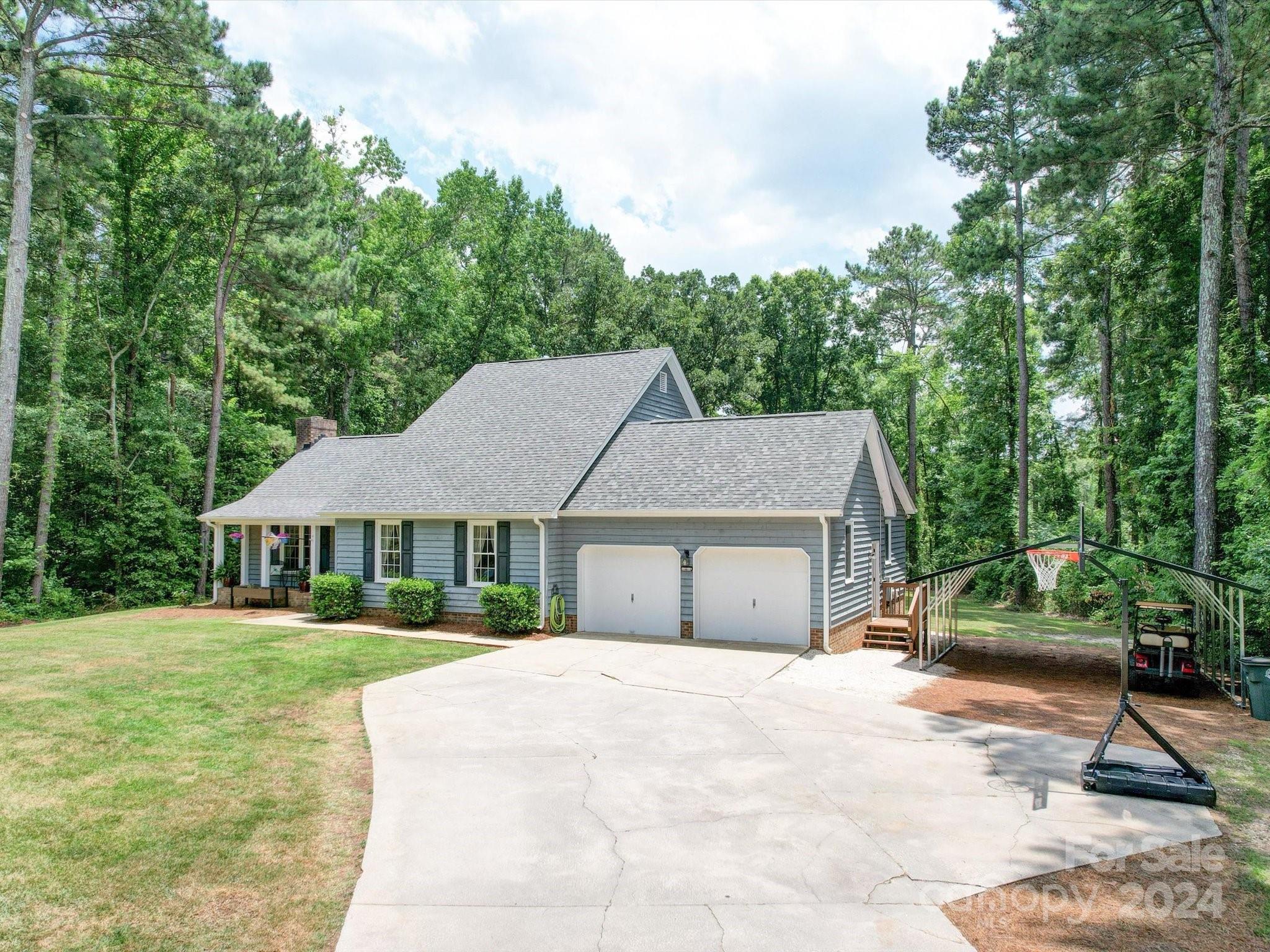 302 Nottingham Way Wadesboro, NC 28170 - Photo 2 of 48