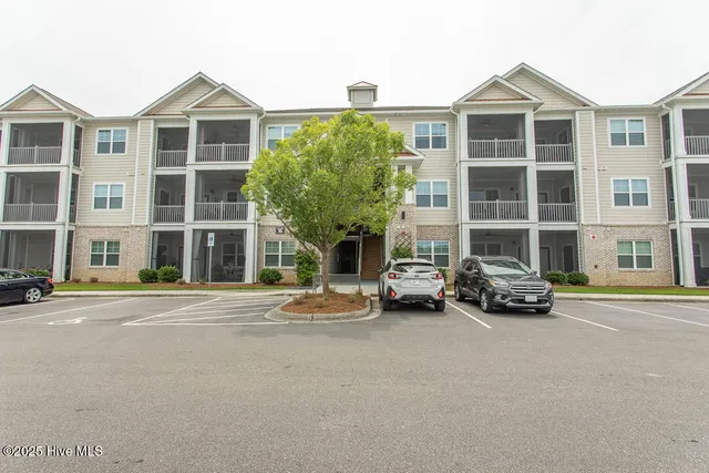 $269,900 | 395 South Crow Creek Drive, Unit 1615, Calabash, NC 28467