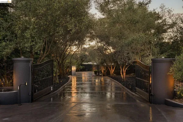 $6,250,000 | 5645 Bacon Road, Oakland, CA 94619