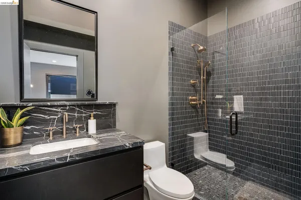 $6,250,000 | 5645 Bacon Road, Oakland, CA 94619