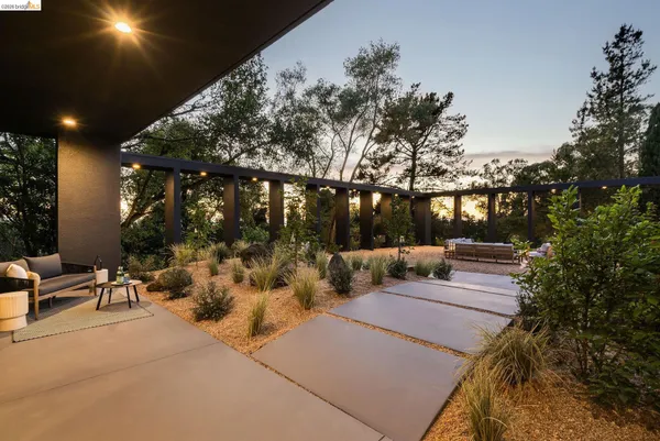 $6,250,000 | 5645 Bacon Road, Oakland, CA 94619