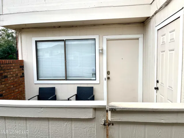 $170,000 | 406 Lakebend Place, Brandon, MS 39042