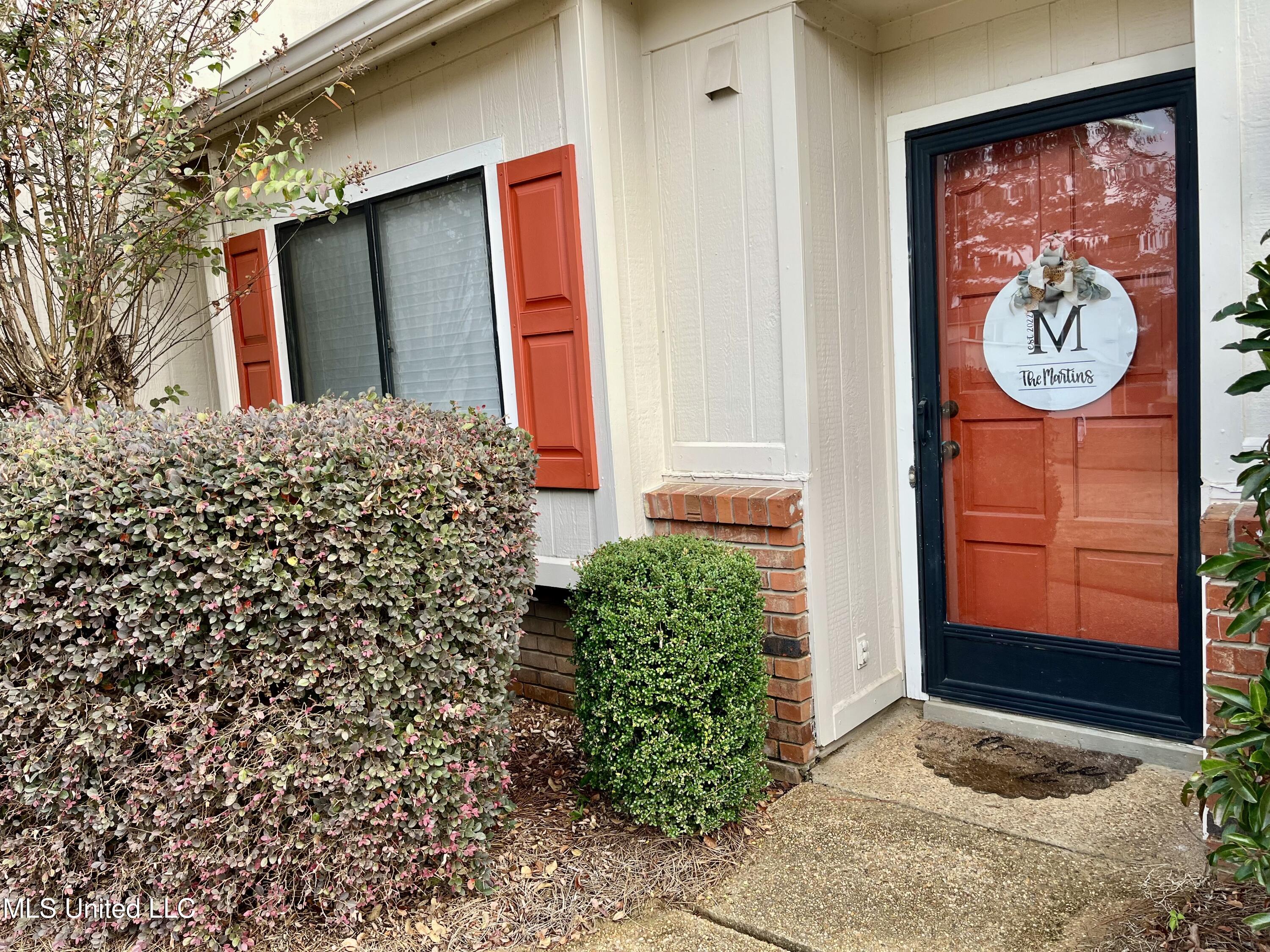 406 Lakebend Place Brandon, MS 39042 - Photo 2 of 19 IMG_2894