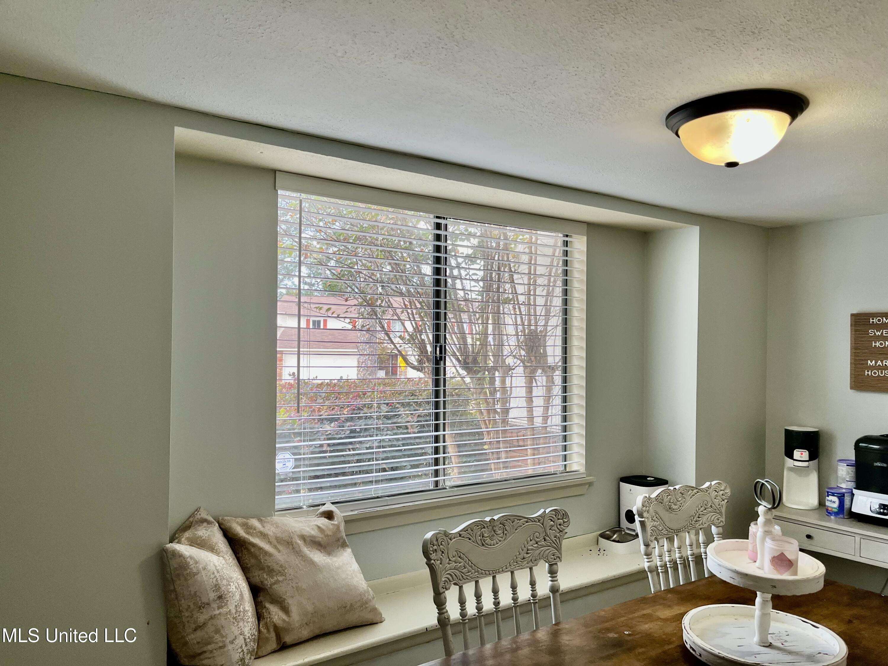 406 Lakebend Place Brandon, MS 39042 - Photo 6 of 19 IMG_2911