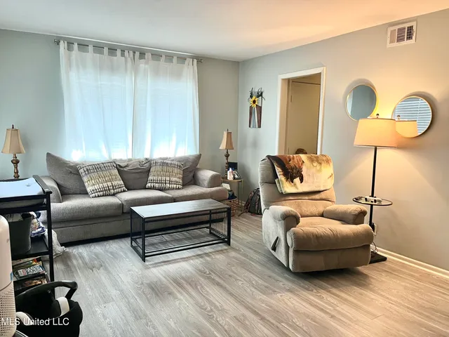 $170,000 | 406 Lakebend Place, Brandon, MS 39042