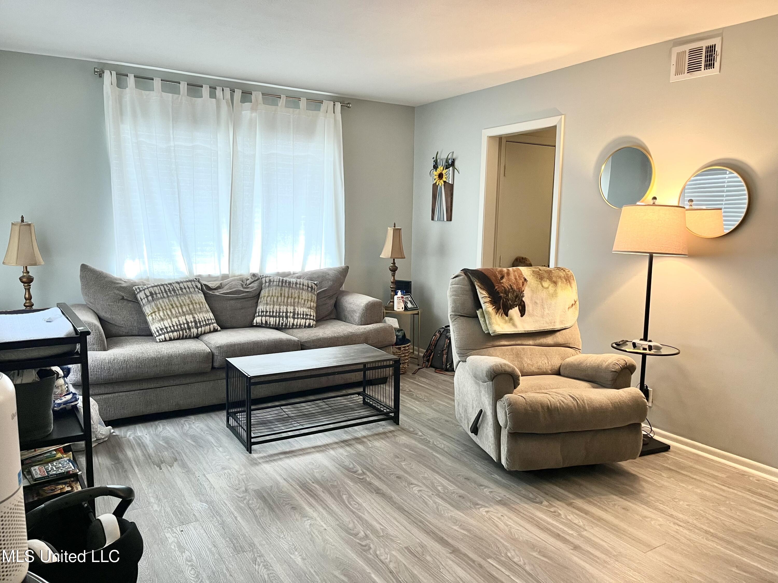 406 Lakebend Place Brandon, MS 39042 - Photo 7 of 19 IMG_2913