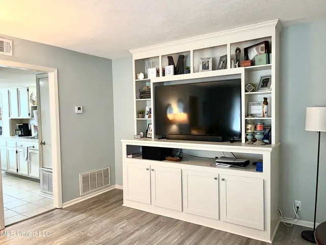 $170,000 | 406 Lakebend Place, Brandon, MS 39042