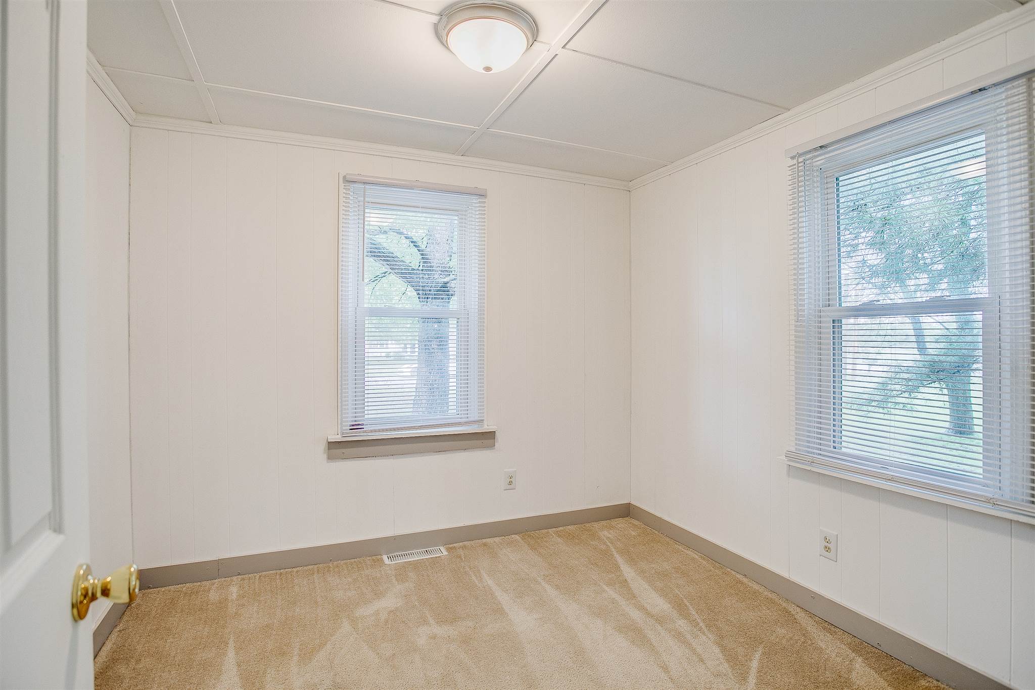 55356 Fir Road Mishawaka, IN 46545 - Photo 9 of 36 Gallery Image 9
