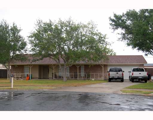 a house view with a swimming pool