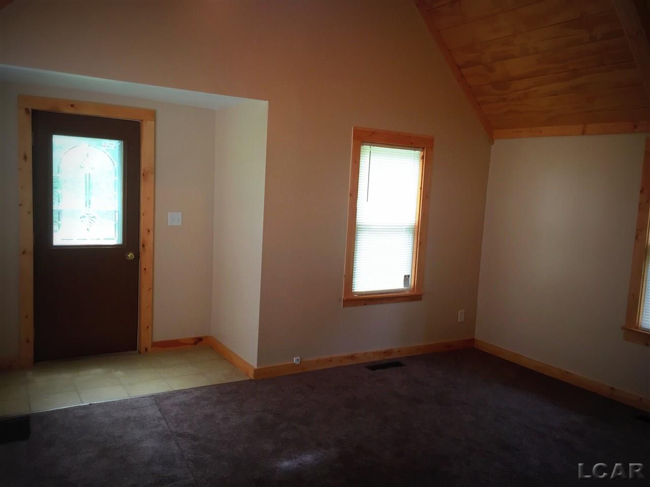1218 East Valley Road Adrian, MI 49221 - Photo 8 of 22 31253261-7.JPG