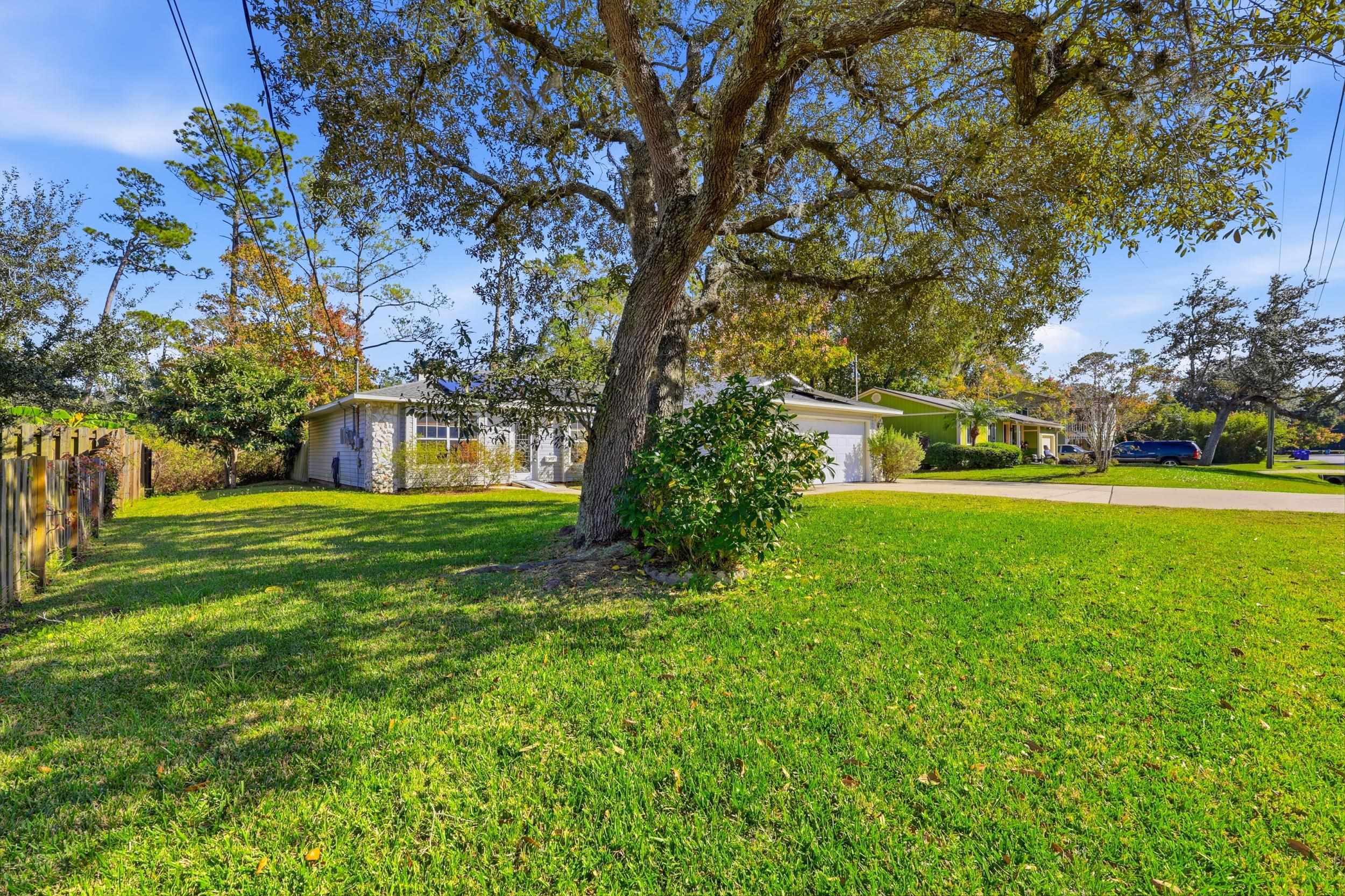 115 Segovia Road St. Augustine, FL 32086 - Photo 37 of 48 View of front of house with driveway